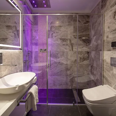 La Place Hotel
